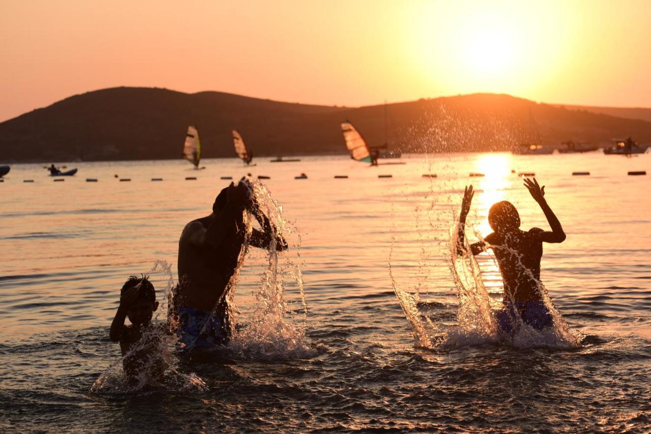 Mark Warner Phokaia Beach Resort Foça Bagian luar foto